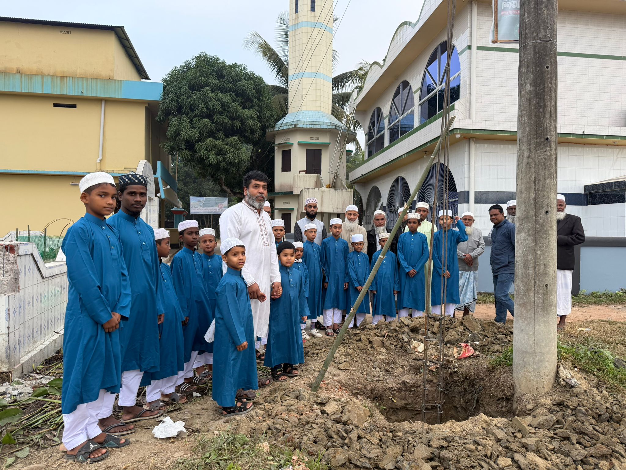 মাদরাসা নির্মাণ